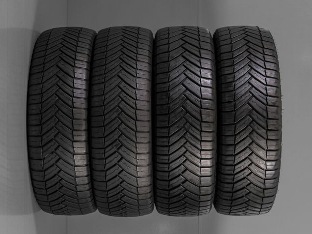 MICHELIN AGILIS CROSSCLIMATE M+S 215/60 R17C 109/107T 3528708775107 CELOROČNÍ PNEUMATIKY