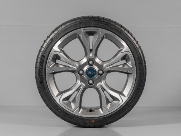 FORD FIESTA MK8 H1BJ-1007-E1A 205/40 R18 4x108 TPMS ORIGINÁLNÍ LETNÍ ALU SADA